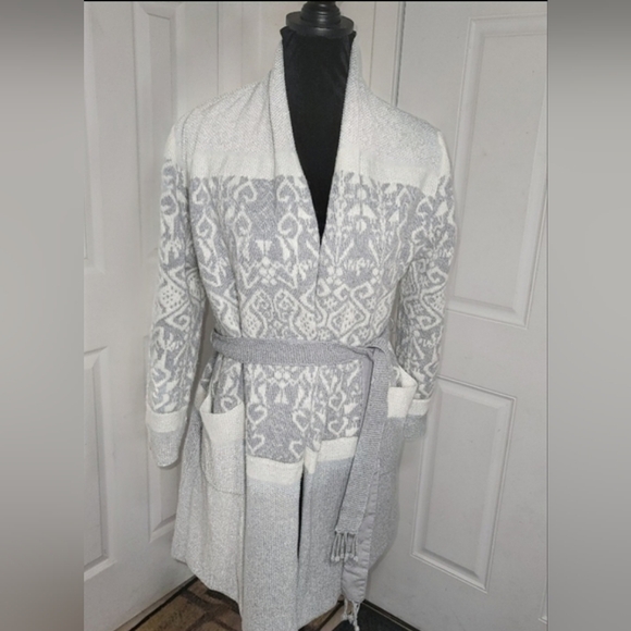 🎉Sale🎉 Lemon Brand Robe - Picture 2 of 12